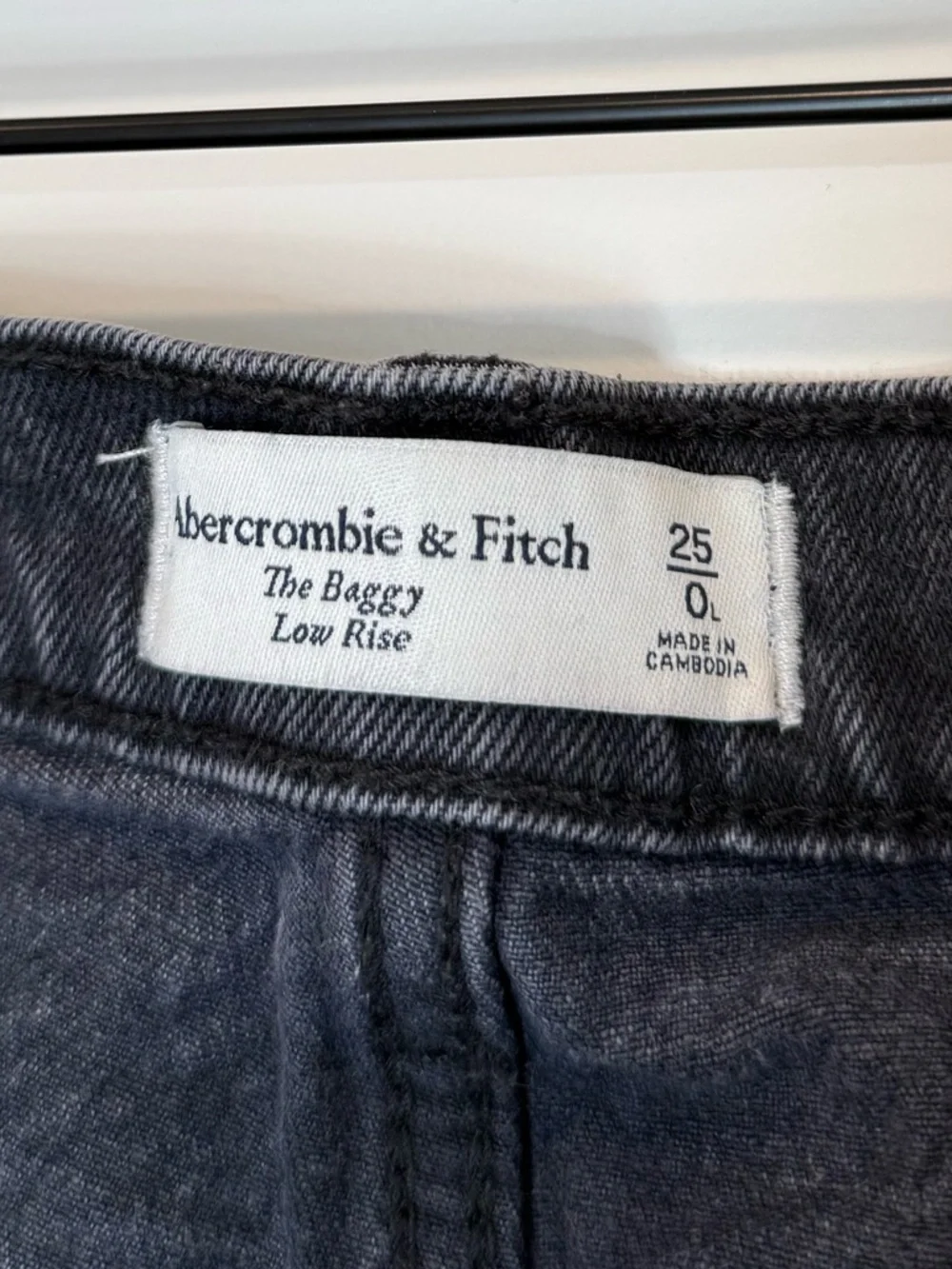 Abercrombie & Fitch The Baggy Low Rise Jeans 25 Long - Picture 9 of 9